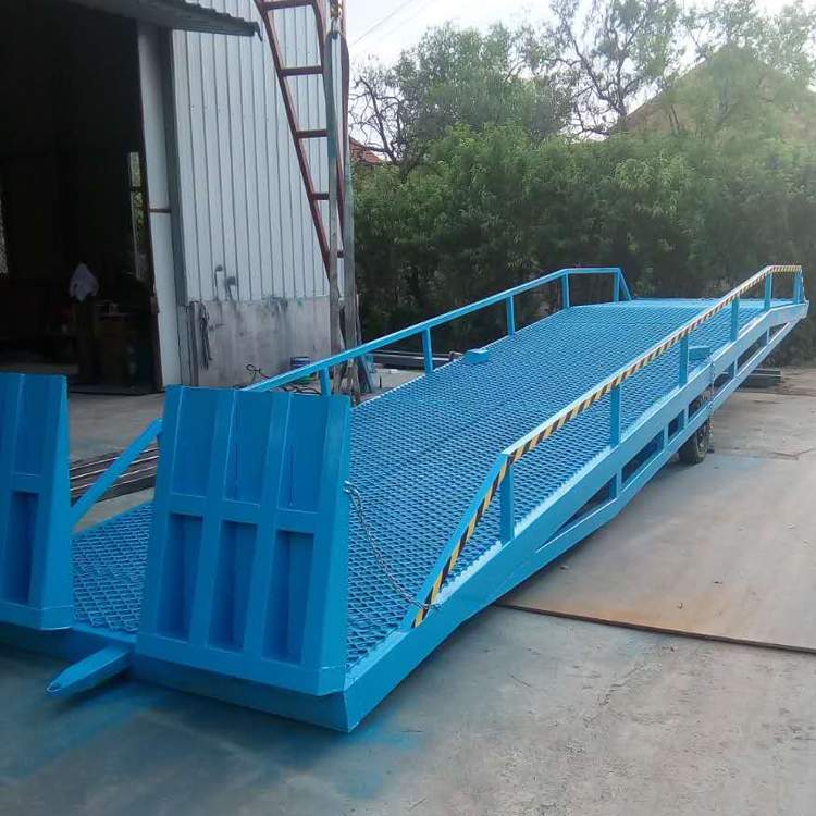 移動登車橋  移動登車橋